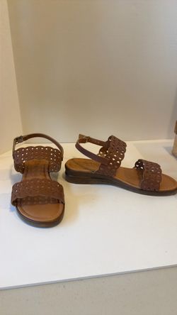 New Bella Vita Zoe Italian Leather Sandals with box, size 8 ww