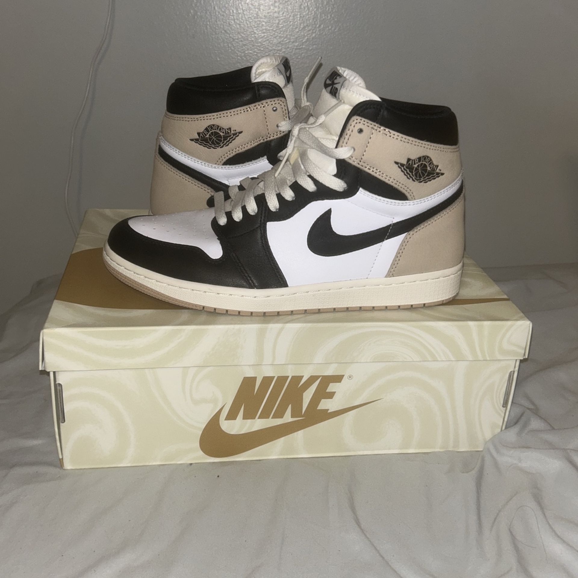 WMNS AIR JORDAN RETRO HI OG