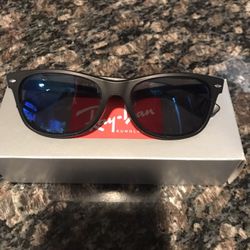 Ray Ban New Wayfarer 2132