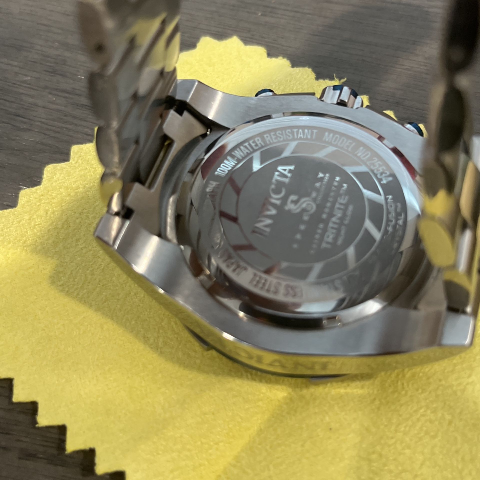 Invicta Watch Men display picture 1