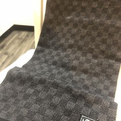 Louis Vuitton Used Scarf