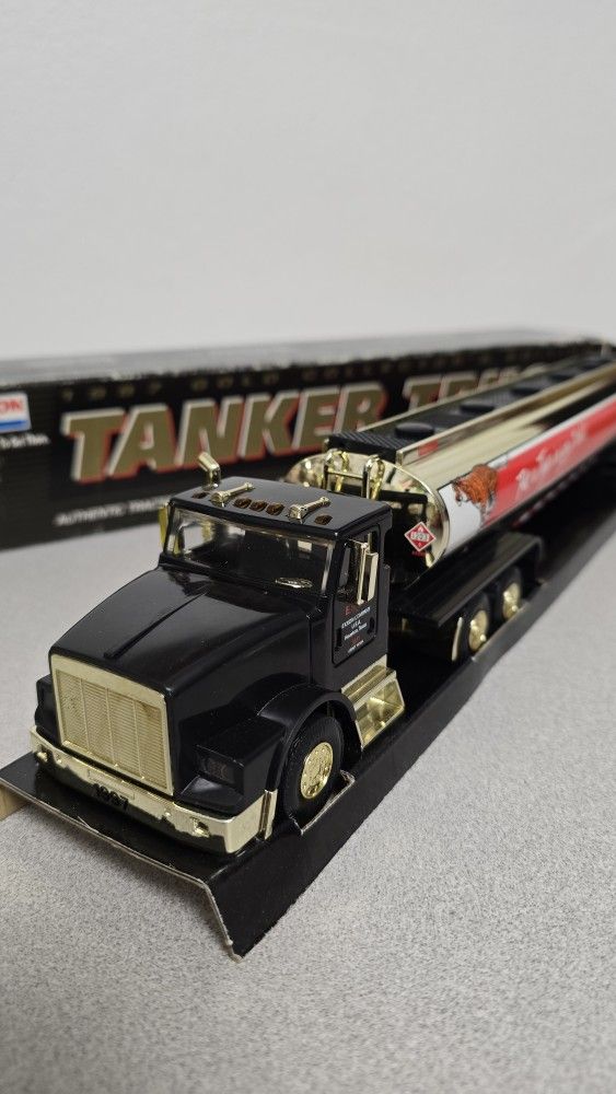 1997 Exxon Tanker Truck Gold Collector's Edition – Lights, Sound, Tiger, Box