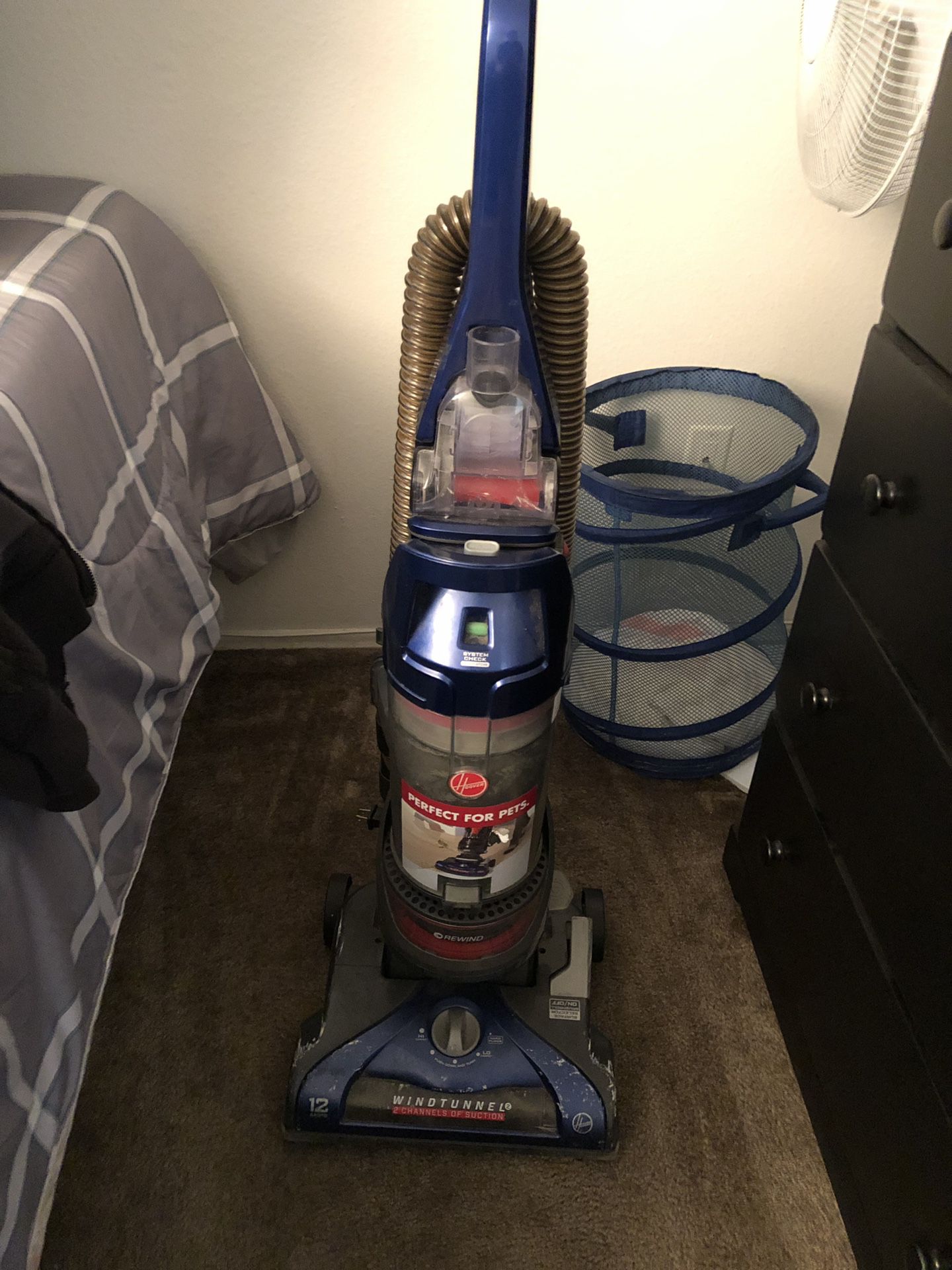 Hoover vacuum cord sucks in so no hassle cords out works great just bought a new shark