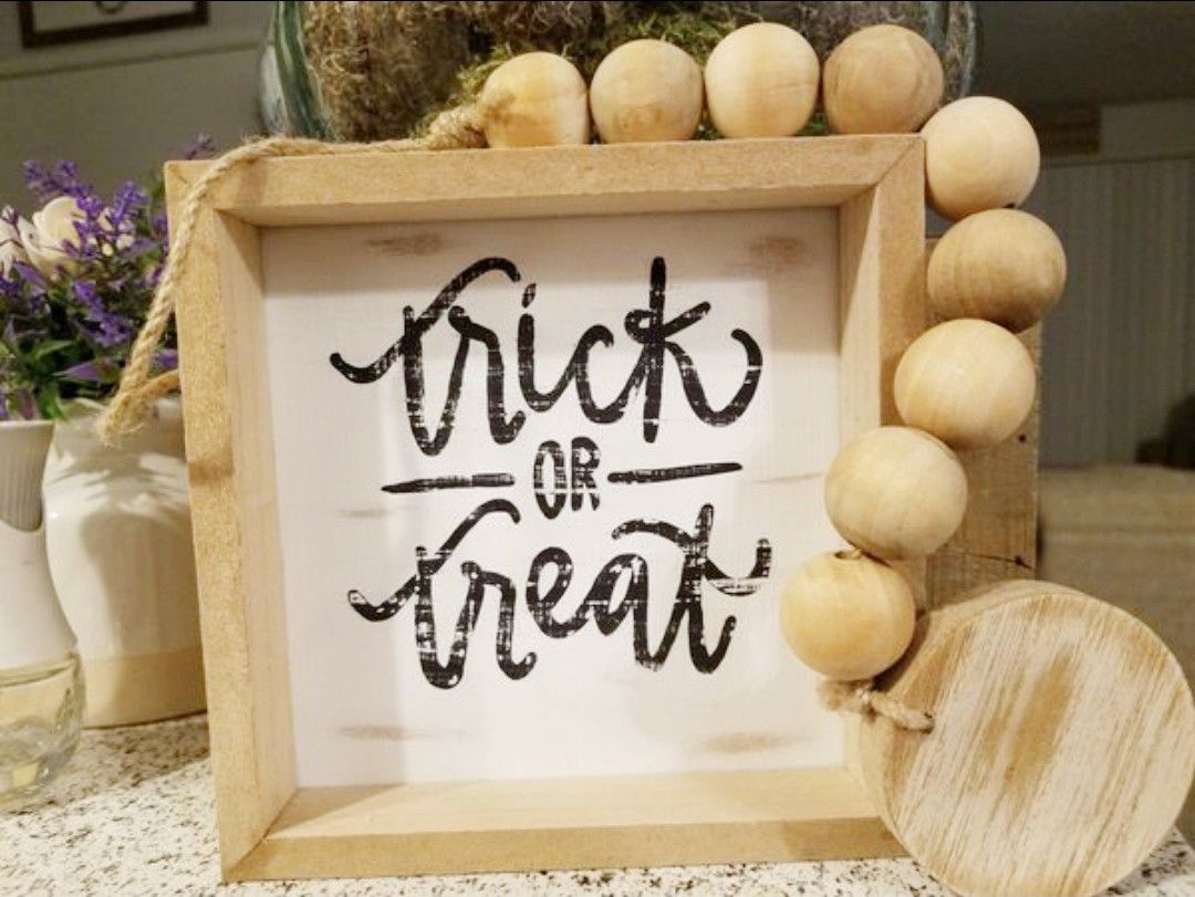 Trick or treat mini sign