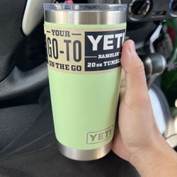 Yeti Rambler Tumbler 20oz 