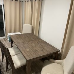 Dinning Table 