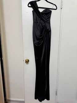 Gala black dress