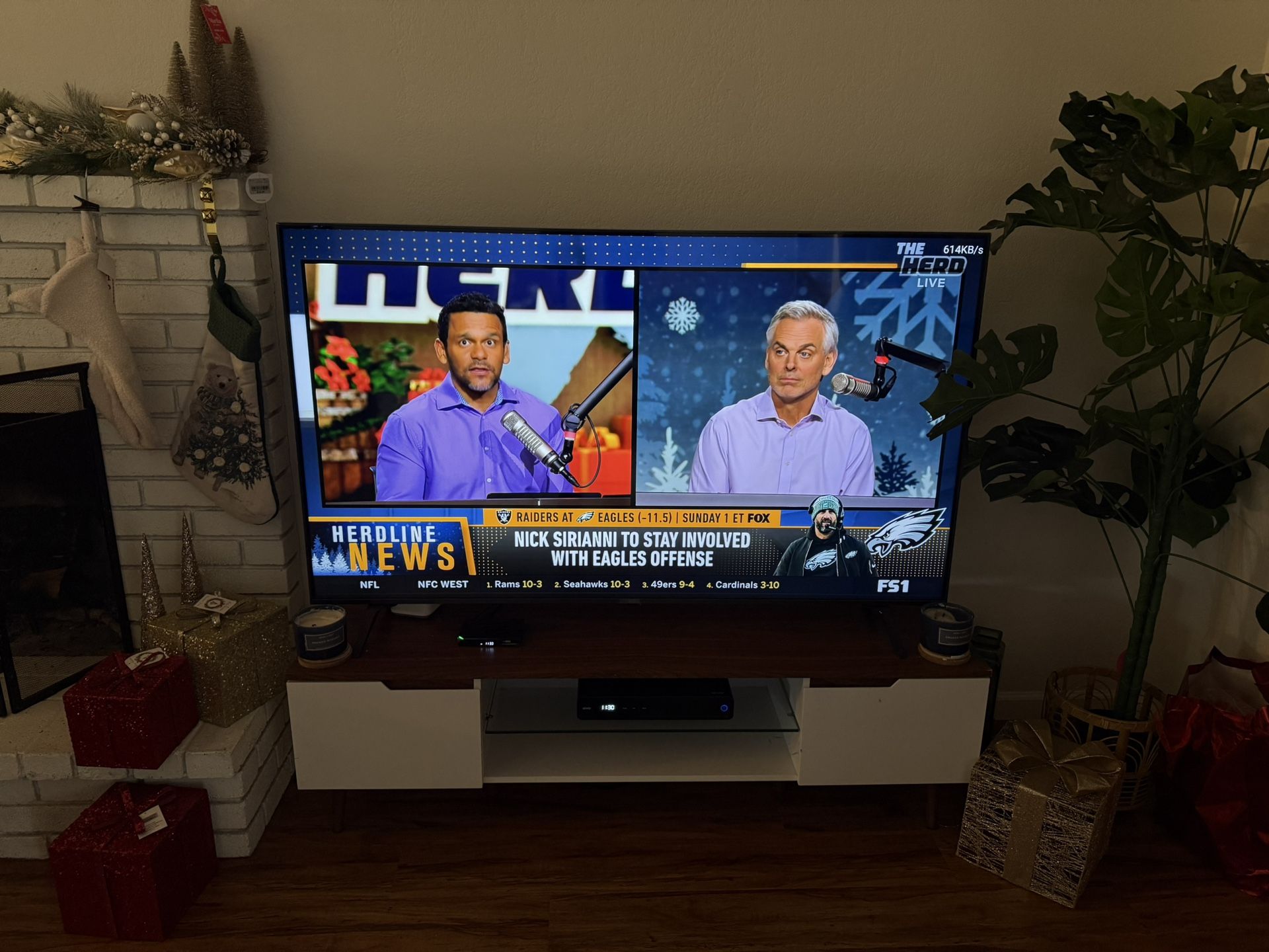 LG 65 Inch Class UQ8000 AUB series LED 4K UHD Smart webOS 22 w/ ThinQ AI TV