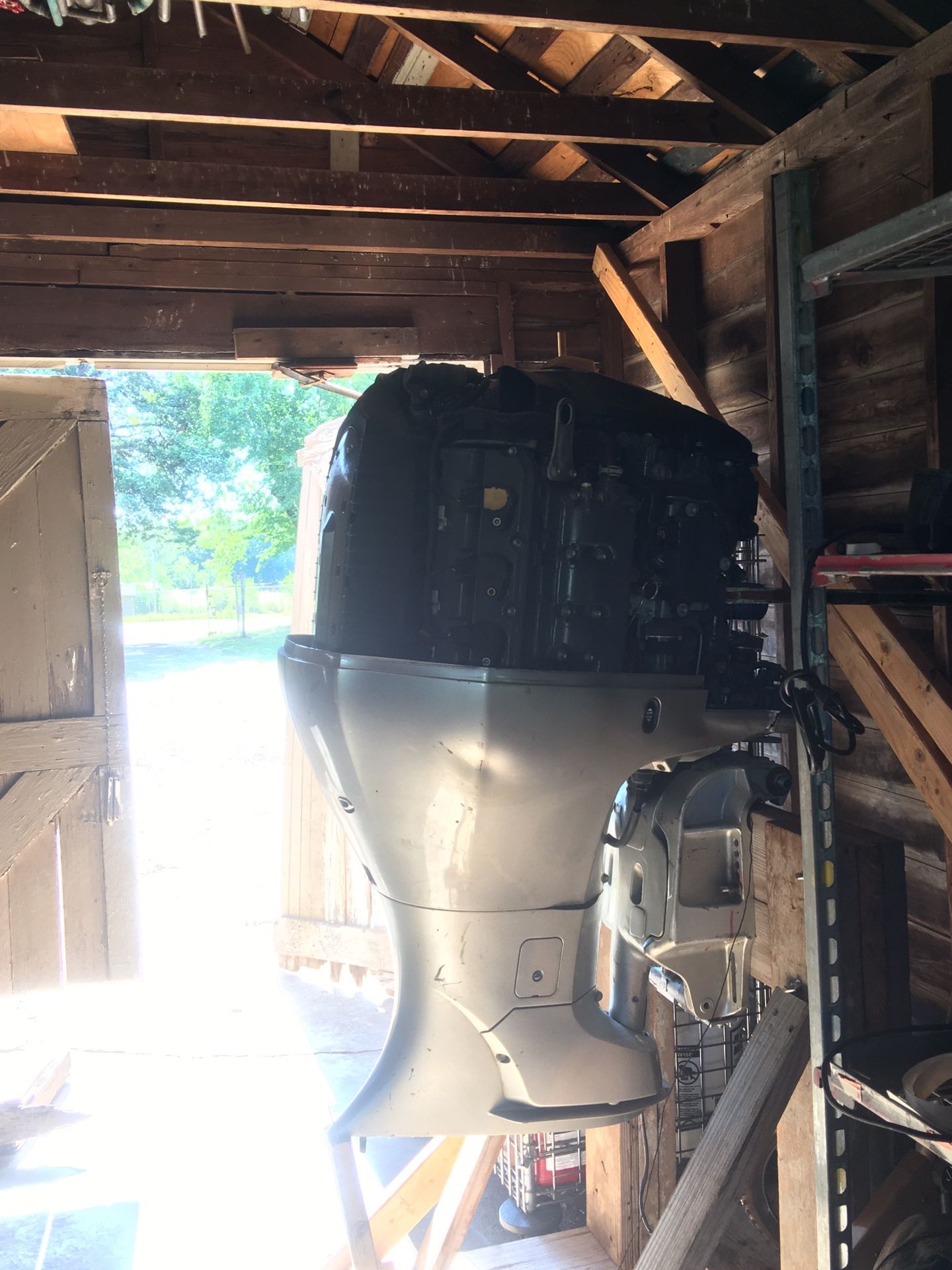 225 BF225 v-tec Outboard motor Like new Low HOURS