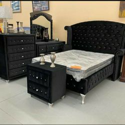 Zohar Black Tufted Velvet Queen Platform Bed Frame Nightstand Chest Dresser And Mirror Bedriom Set