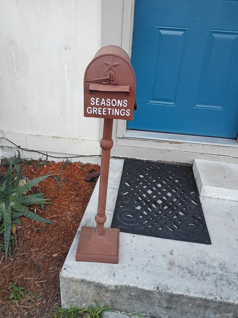 Season Greetings Mailbox