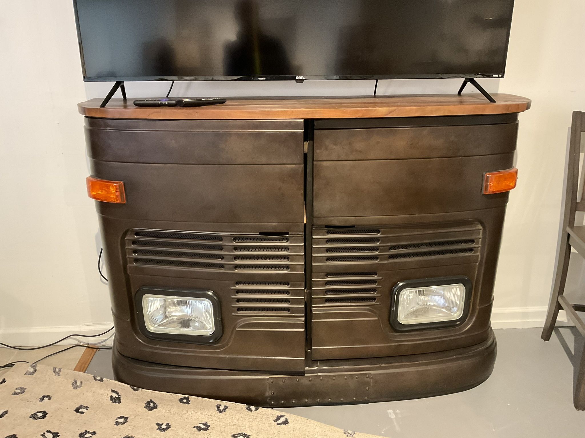 New server/sideboard with wine rack by JGW