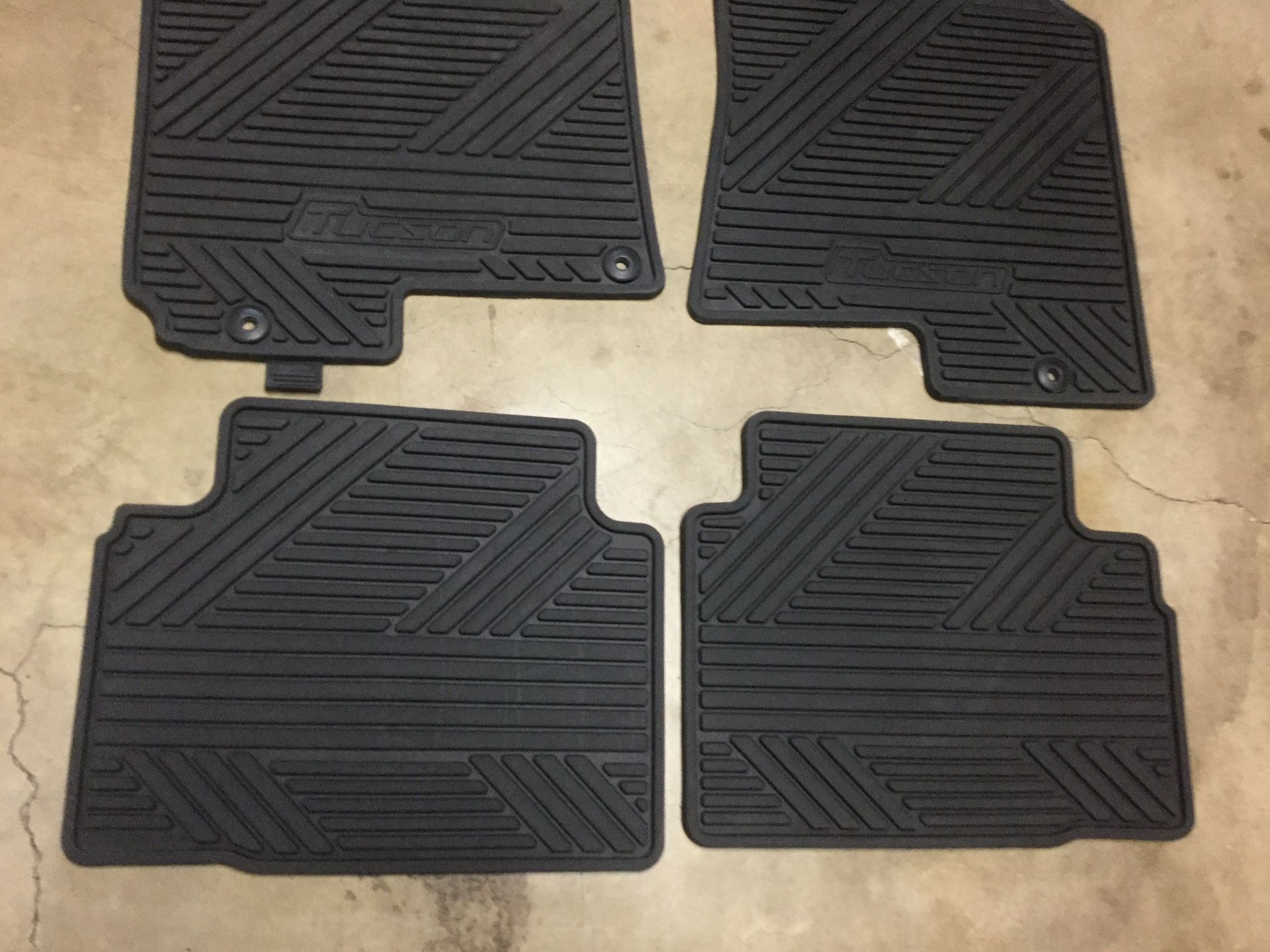 Genuine OEM Hyundai Tucson All Weather Floor Mats for Sale in Redmond