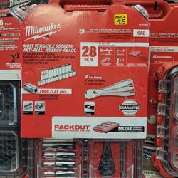 MILWAUKEE PACKOUT 28 PC 3/8 RATCHET AND SOCKET SET 