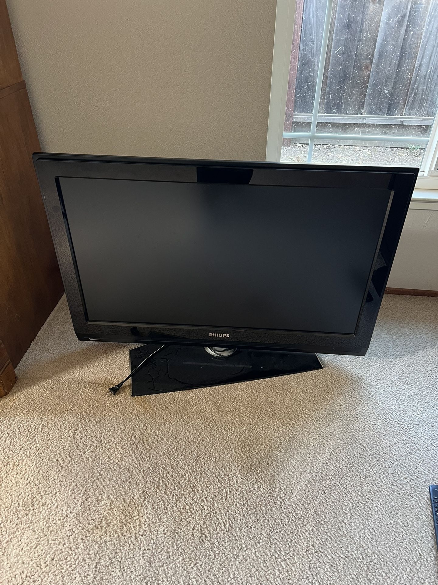 Philips 37” TV No Remote