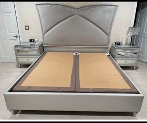 Michael Amini Melrose Plaza Collection King Size