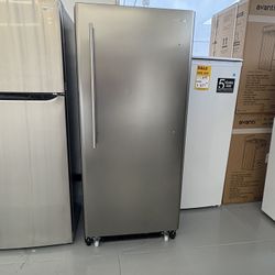 Vitara 30”  16.7 Cu Ft Capacity Freezer