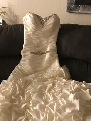 New And Used Wedding Dresses For In Costa Mesa Ca Offerup Alfred Angelo Wedding Dress Size 6 Nwt Never Worn For In Santa Ana