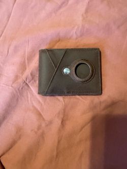 AirTag money clip wallet.