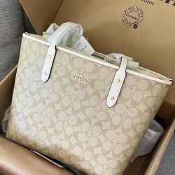 Fashionable Tote Bag 