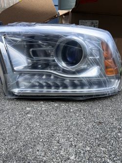 2015-2018 Dodge Ram Left Headlight Halogen