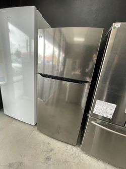 LG 30” Top Freezer Refrigerator In Stainless