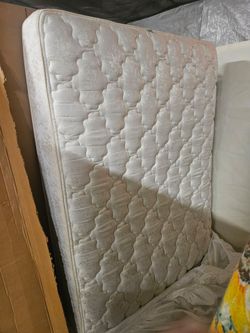 Queen Size Mattress And Boxspring