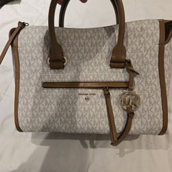 Michael Kors (Mk) Bag