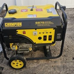 6785 /5500 Watt GENERATOR -Runs perfect Like New