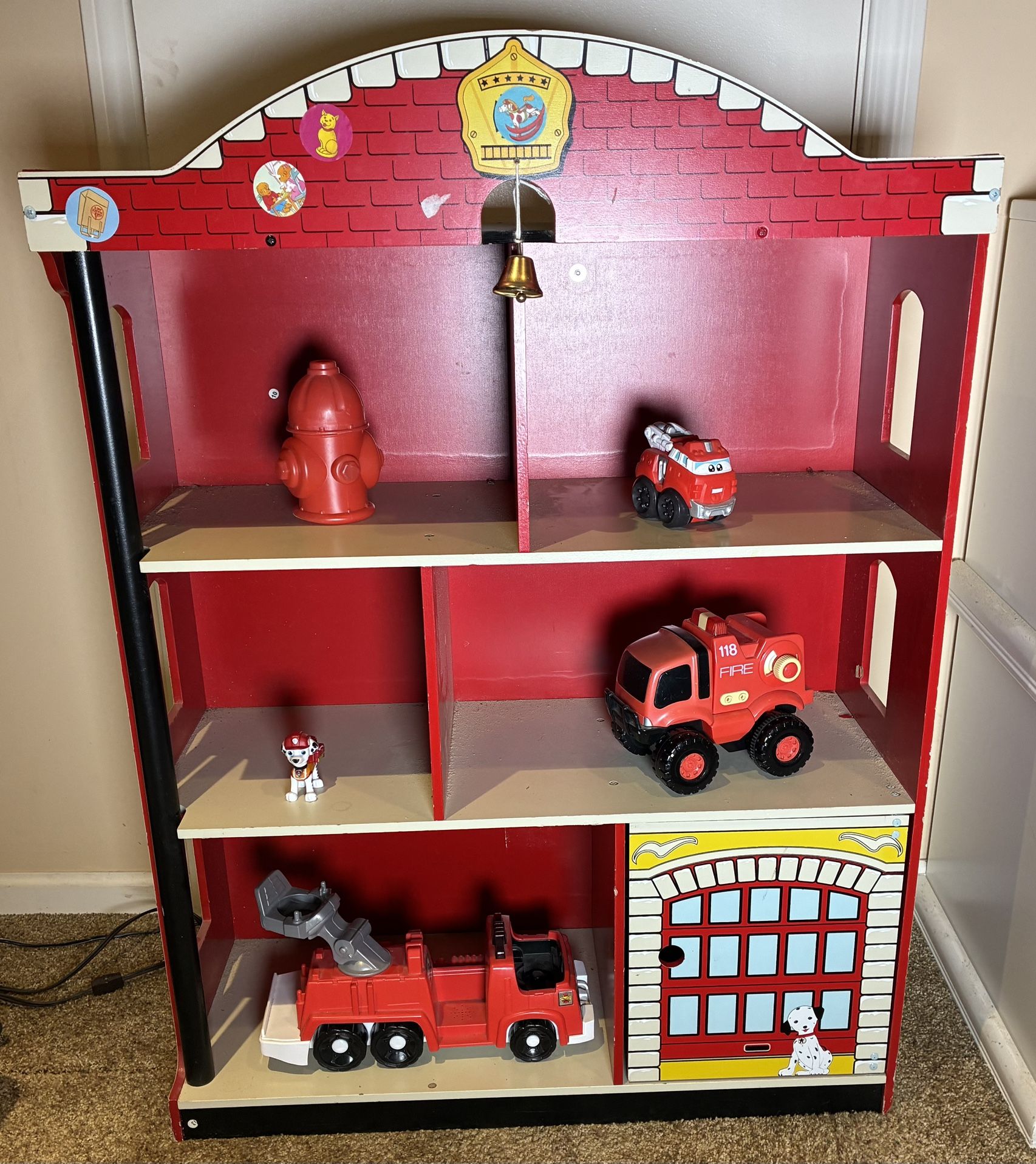 12x28x39 Play Firehouse With Toys