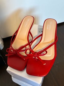 Kitten heels