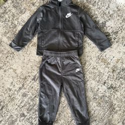Nike Set Size 24 Months 