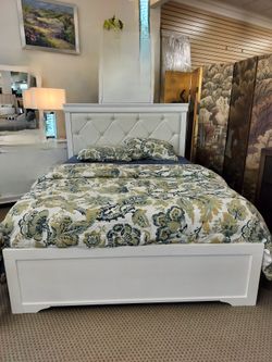 Queen size bed