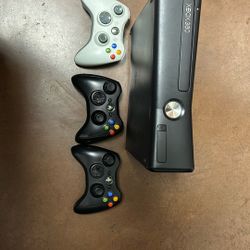 Xbox360 With 3 Controllers & Games