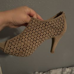 Black Heels And Beige  Heels 