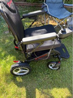 Electric wheelchair
