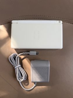 White nintendo Ds Lite