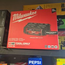 Milwaukee  Packout Radio