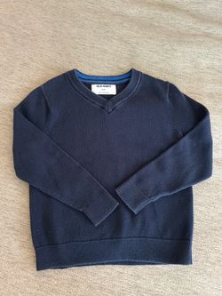Old Navy BOYS Navy V-Neck Sweater  Classic V-neck sweater with a clean neckline