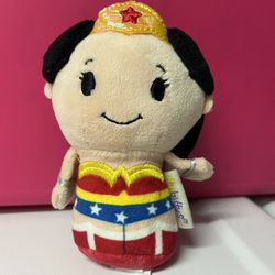 RARE DC Comics WONDER WOMAN The Movie LE Itty Bittys Hallmark RETIRED Superhero