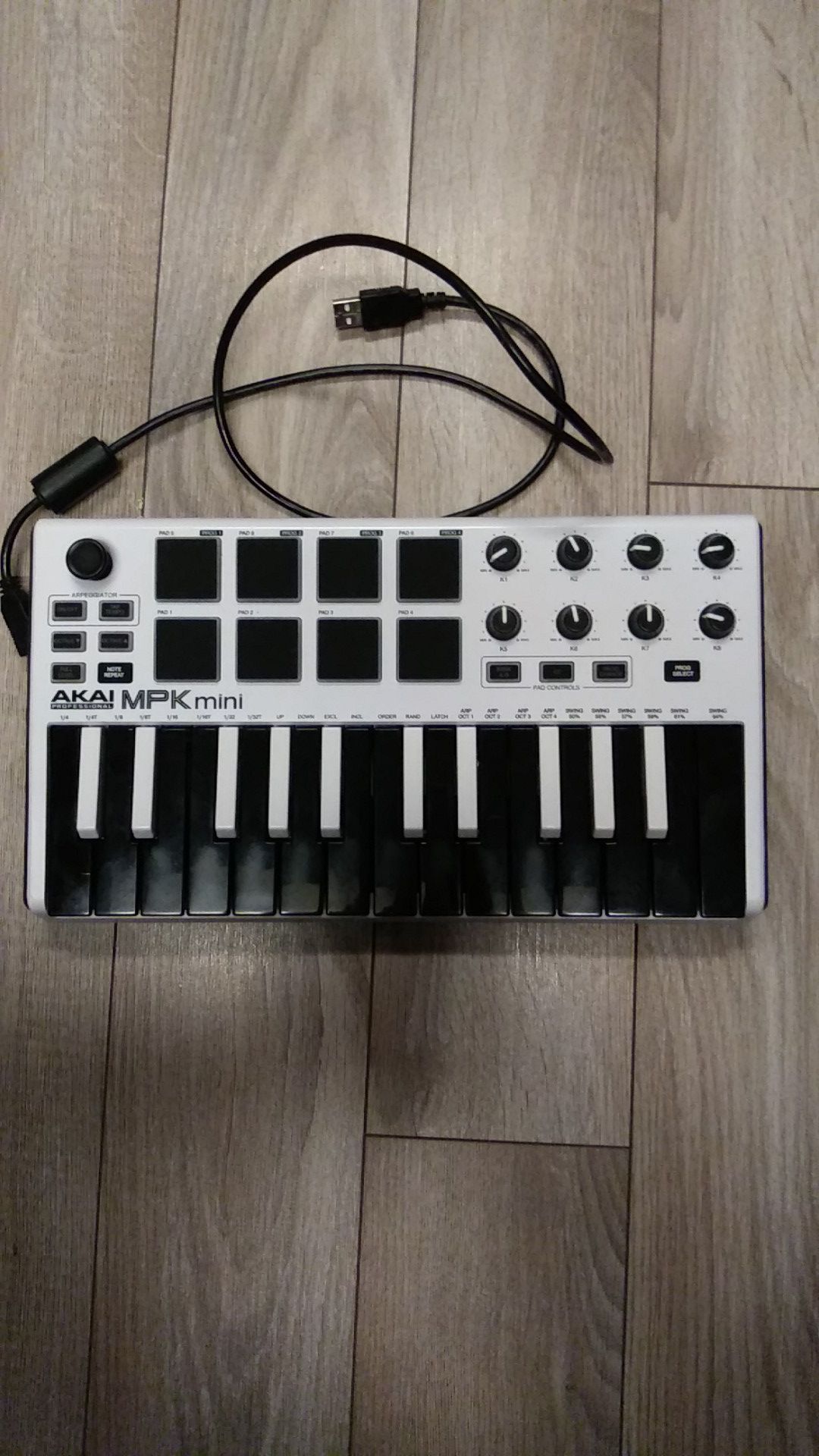 AKAI MPK mini usb keyboard controller