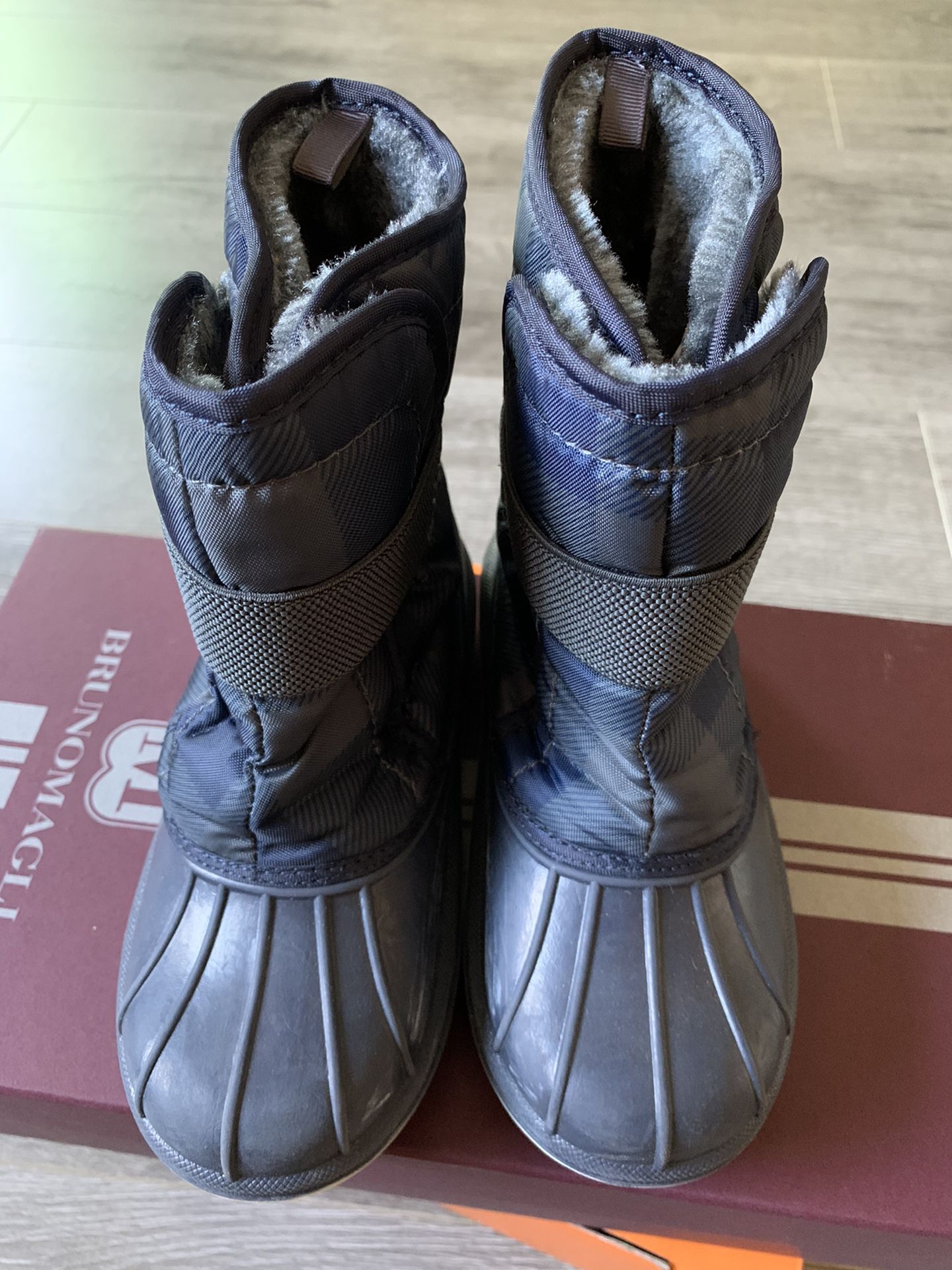 Boy’s snow boots shoes size 12
