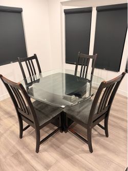 Dining table set