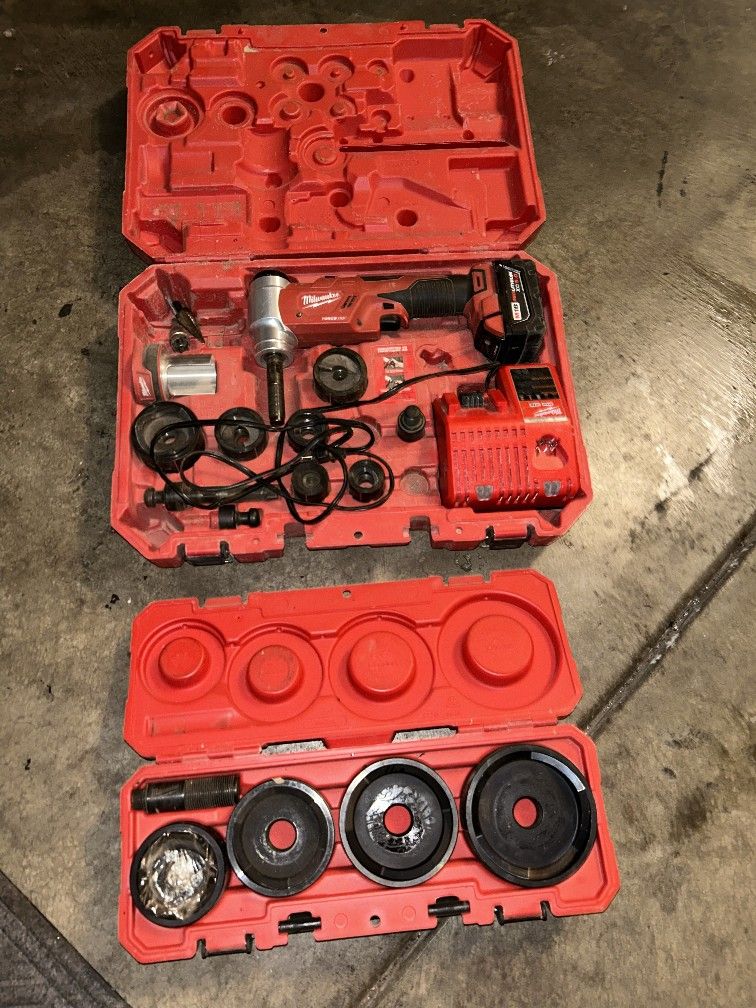 Milwaukee Knock Out Tool/ Milwaukee Extract