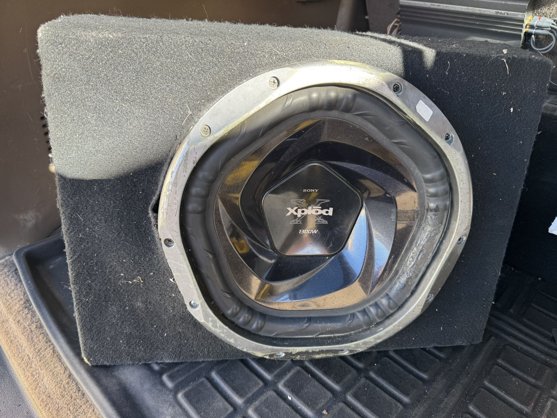 12” sony car sub and box