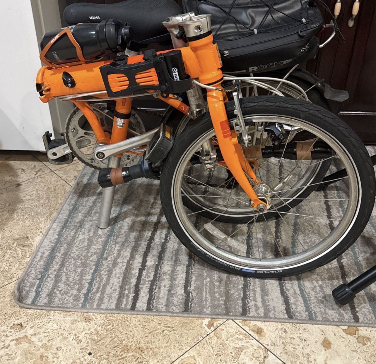 Dahon 7 Speed Folding Bike Comes With Rock Bros Bag Retail $100 & Zizzo Training Stand Retail $120
