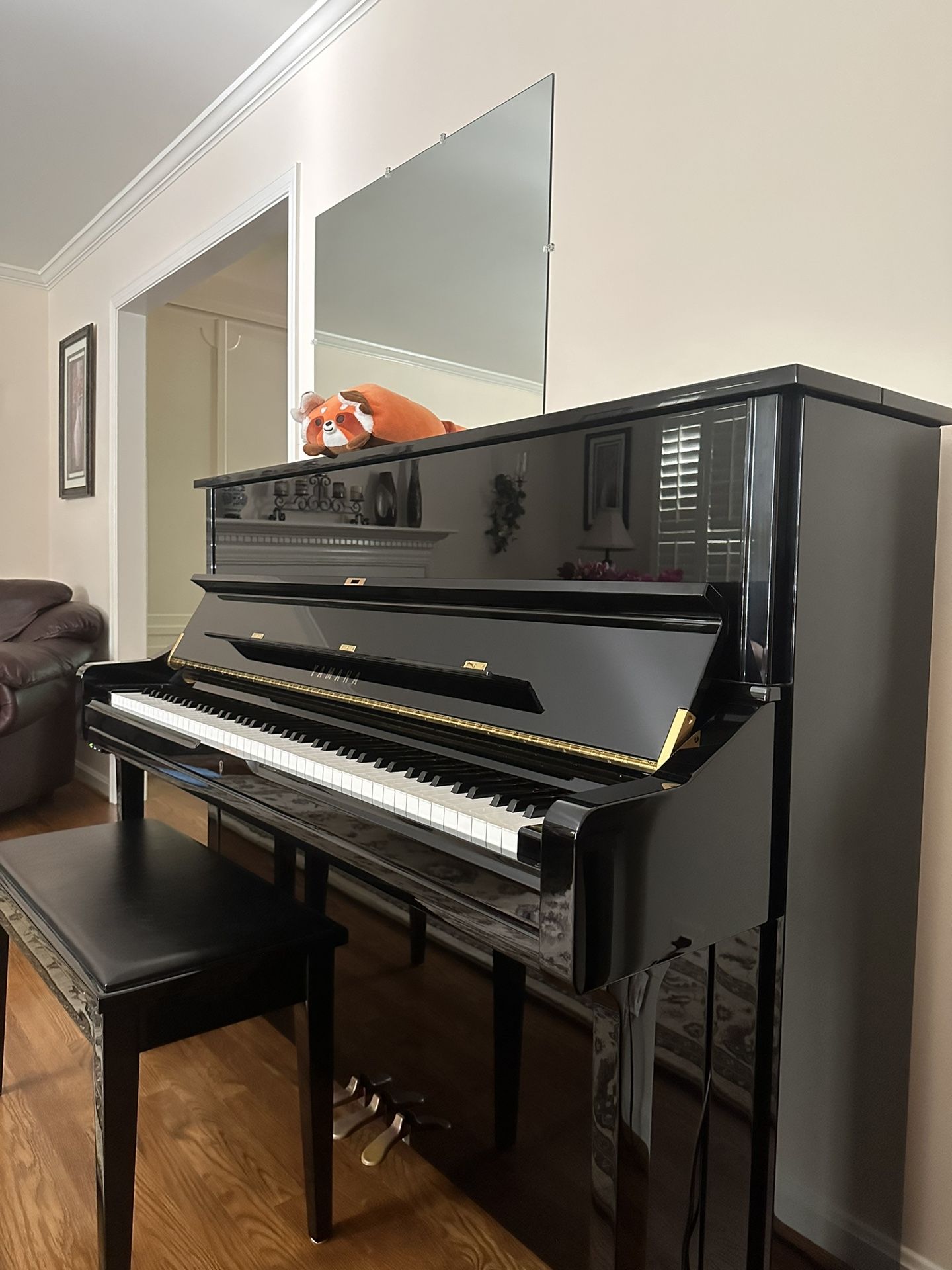 Yamaha U1 Polished Ebony Upright Piano - Dampp-Chaser System Included!