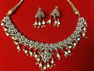 Antique Gold polished Necklace & Earrings