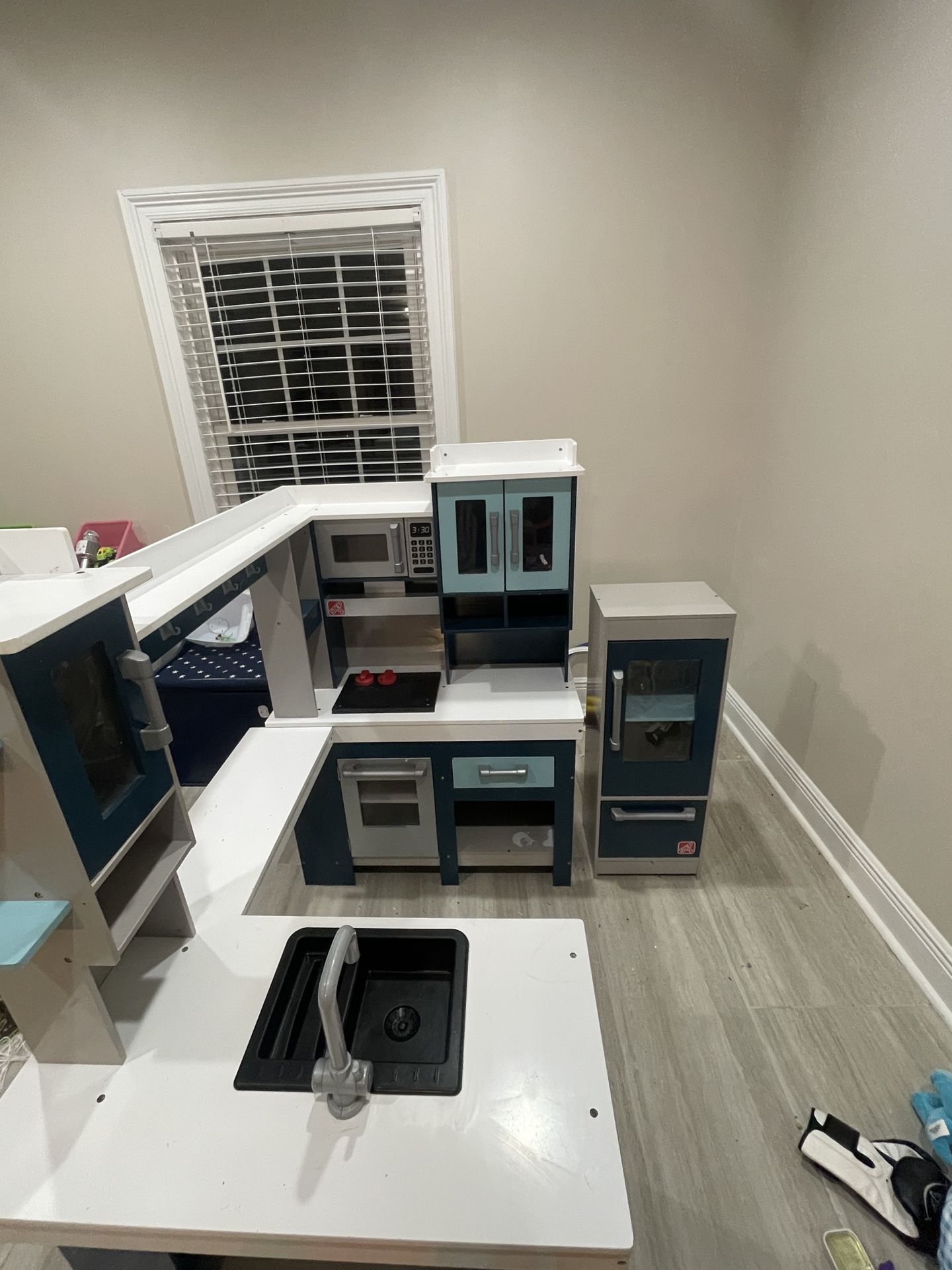 Toy Kitchen