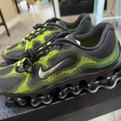 Nike Air Liquid Max black/green apple size 8.5m new